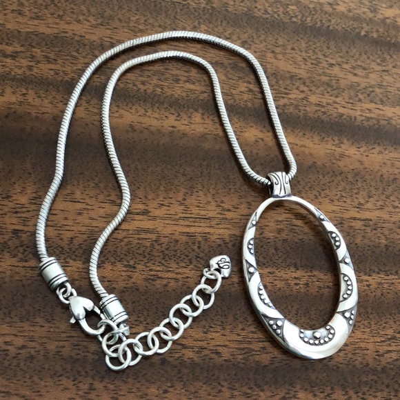 Retired  Brighton oval classic reversible pendant necklace - Picture 11 of 11